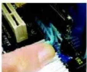 GIGABYTE GA73VMS2 - 1-5 安装介面卡 - 4