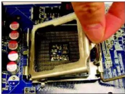 GIGABYTE GA73UMS2H - 安装CPU翁PU请再次確認電源是關閉的，以避免造成 - 3