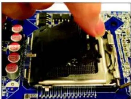 GIGABYTE GA73UMS2H - 安装CPU翁PU请再次確認電源是關閉的，以避免造成 - 2
