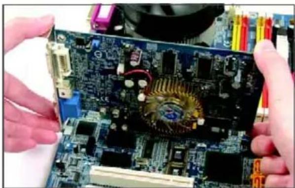 GIGABYTE GA73PVMS2H - 1-5 安装介面卡 - 6