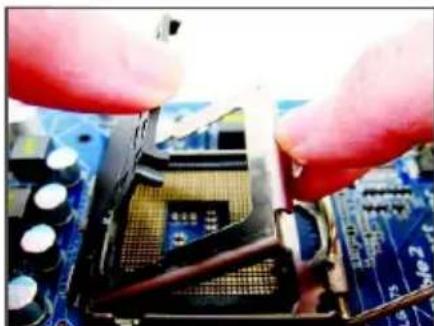 GIGABYTE GA73PVMS2H - 安装CPUPU請再次確認電源是關閉的，以避免造成 - 2