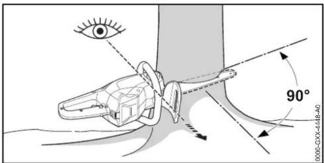 STIHL MSA 140 C - Cutting the felling notch - 1