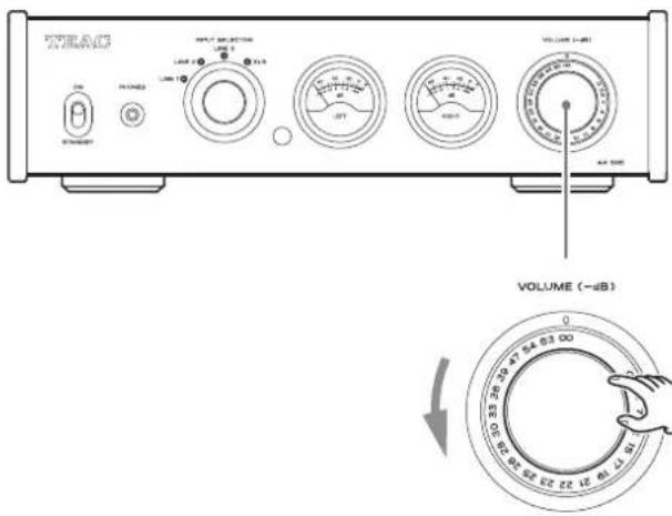 TEAC AX505 - Réduisez le volume au minimum. - 1