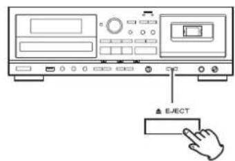 TEAC AD850 - Appuyez sur la touche TAPE EJECT (▲) pour ouvrir le compartiment de la cassette. - 1