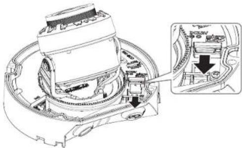 Hanwha XNDC7083RV - Retrait d'une carte micro SD - 1