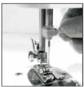 Emerio SEW121821 - REEMPLACEMENT DE L'AIGUILLE - 1