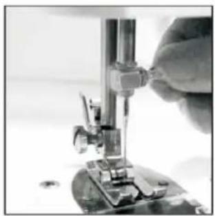 Emerio SEW121821 - AUSWECHSELN DER NADEL - 1