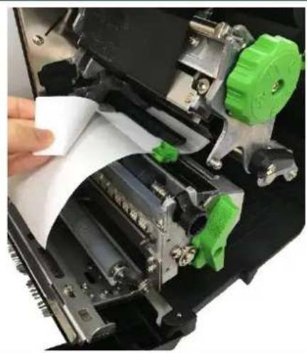 TSC MH240 - ヒール才フモーニ(MH240Pシリーズの场合は才フ広)てのメデイアの取り付け - 2