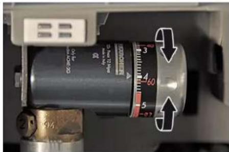 Kärcher WPD 200 Advanced - Inserting the 425gCO_2 bottle - 2