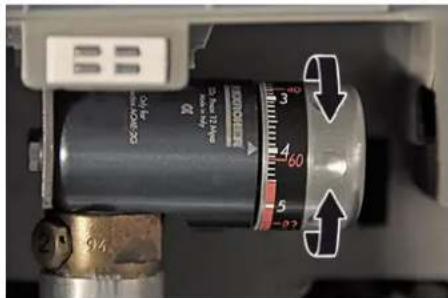Kärcher WPD 200 Basic - Inserting the 425gCO_2 bottle - 2