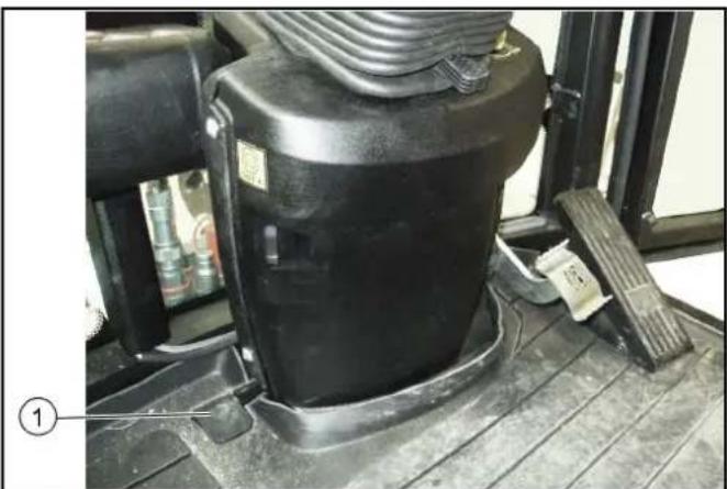 Kärcher MC 130 Adv - Pedal Besenanpressdruck - 1