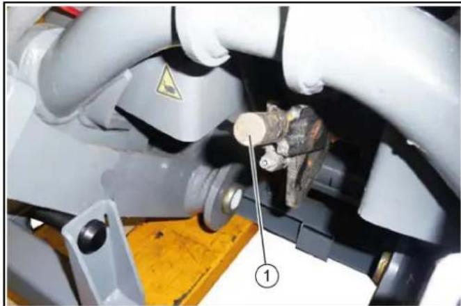 Kärcher MC 130 Adv - Installing the front power lift - 3