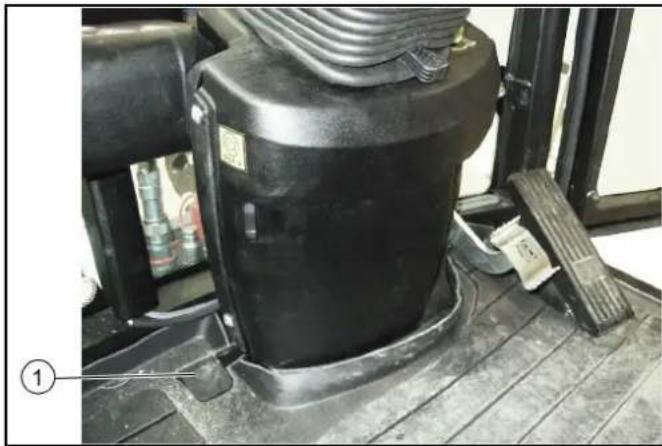 Kärcher MC 130 Adv - Pedal de presión de empuje sobre el cepillo - 1