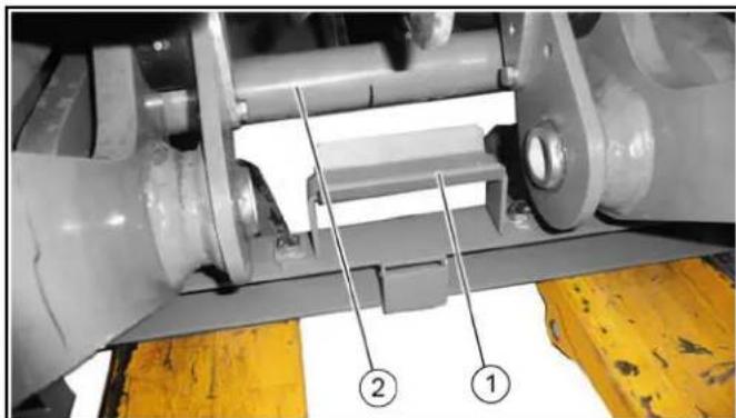 Kärcher MC 130 Adv - Removing the front power lift - 1