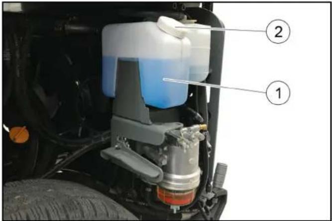 Kärcher MC 130 Adv - Riempimento del serbatoio dell'acqua di lavaggio - 1