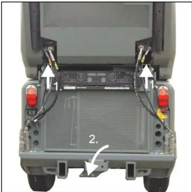 Kärcher MC 130 Adv - Rimozione/applicazione della griglia di raffreddamento - 1