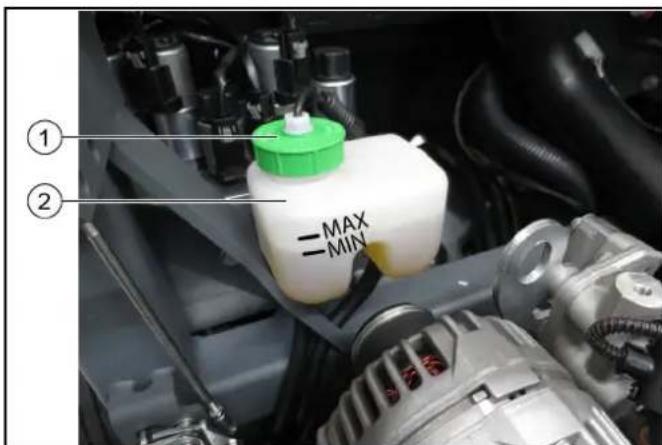 Kärcher MC 250 STAGE V - 10.7.10Verificar o;nivel do liquido dos travoes no deposito - 1