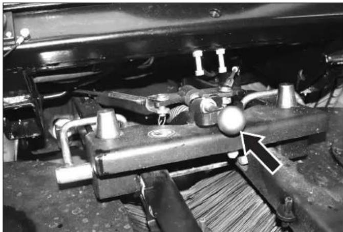 Kärcher MC 50 Advanced Comfort - Extraer el motor de barrido (para escobas mecánicas) - 2
