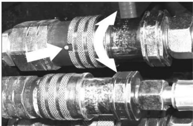 Kärcher MC 50 Advanced Comfort - Enlever les coupleurs hydrauliques PRÉCAUTION - 1