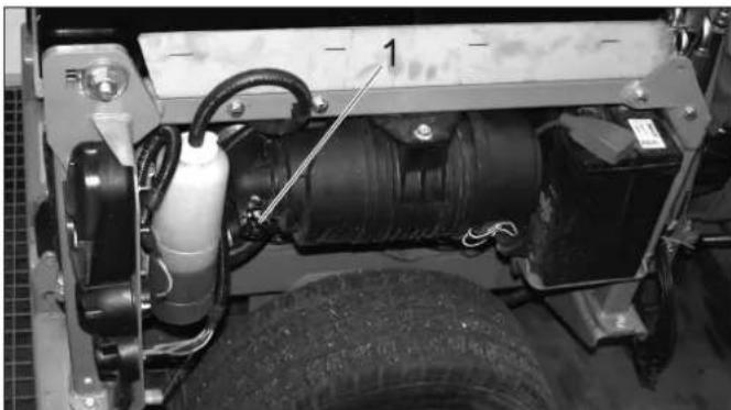 Kärcher MC 50 Advanced Comfort - Luchtfilter controleren - 1