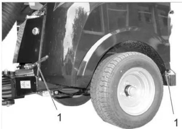 Kärcher MC 50 Advanced Comfort - Seitliche Motorverkleidung abnehmen - 1