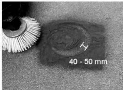 Kärcher KM 130300 R Bp - Kontrollera och ställ in sidoborstens sopspegel - 1