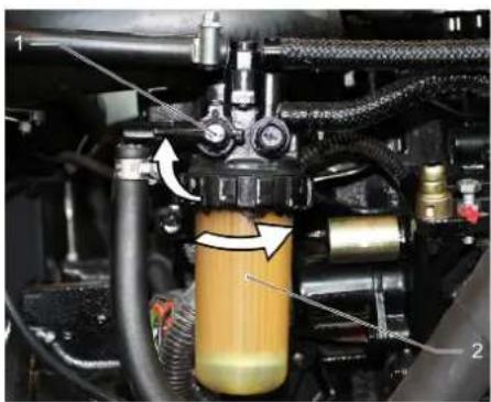 Kärcher KM 130300 R D Classic - Kütusefiltri vahetamine - 2