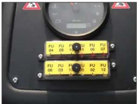 Kärcher KM 150500 R D Classic - Remplacer les fusibles - 1
