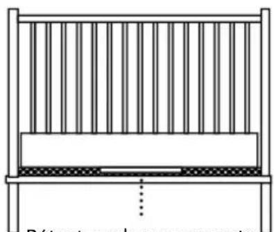 Diagram of a fence structure with vertical bars and a horizontal beam, labeled 'Détecteur de mouvements' at the bottom (no other text or symbols)