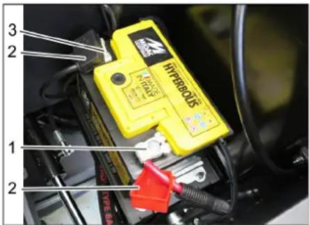 Kärcher KM 120250 R LPG Classic - Εγκατάσταση και σύνδεση του συσσωρευτή - 1