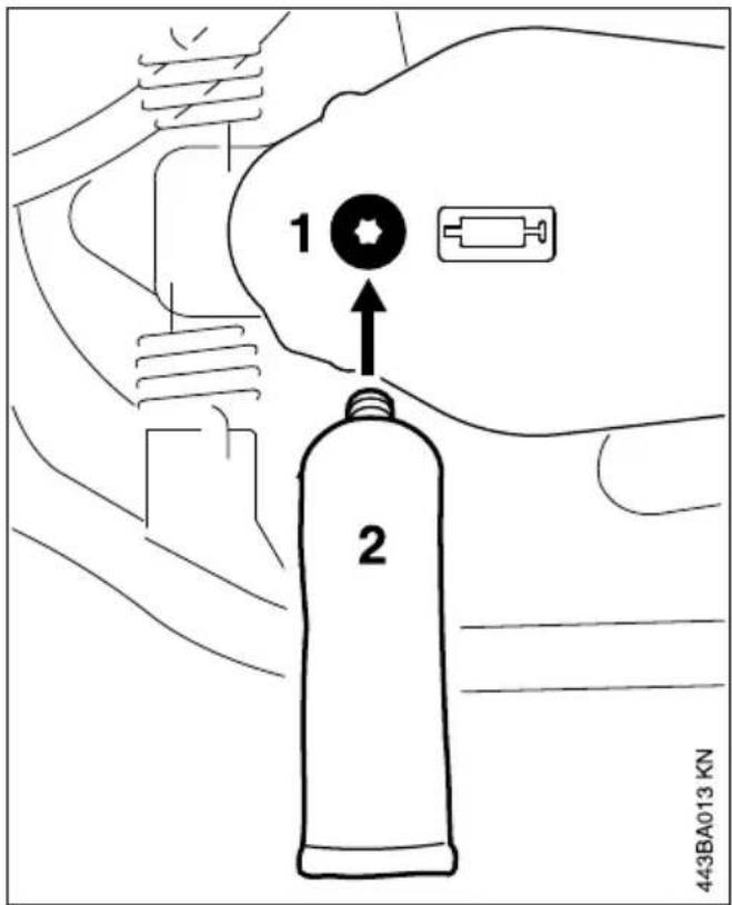 STIHL HS 82 R - Getriebe schmieren - 2