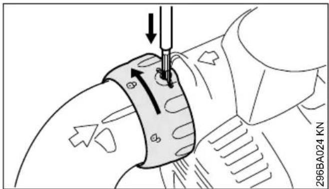 STIHL BG 66 C - Krümmer demontieren - 1