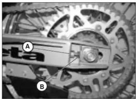 Beta ALP 200 (2006) - TENSIONING THE CHAIN - 1