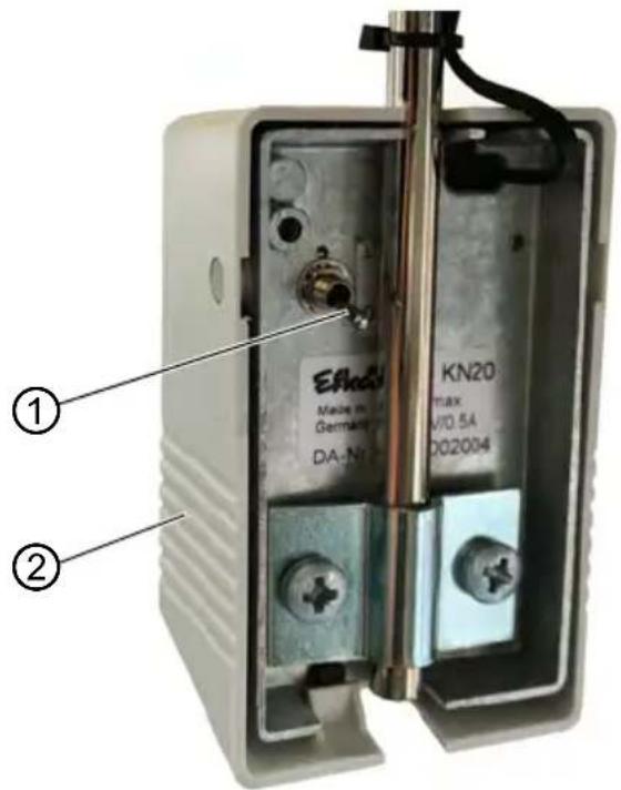 Dürkopp Adler 5501233 - Utilisation de la genouillère pendant la couture - 1