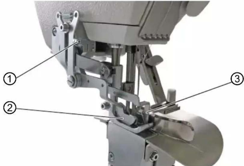 Dürkopp Adler 670 - Régler la butée haute pour le dispositif de relâchement de point - 1