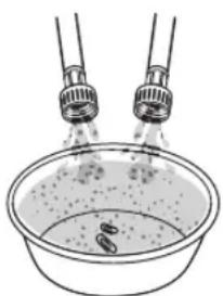 LG WT7850HVA - Après avoir raccordé les tuyaux, ouvrez les robinets pour purger toute substance étrangère, comme de la saleté, du sable ou du brun de scie. - 1