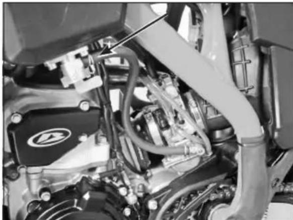 Beta RR 2T 250 (2016) - DÉMONTAGE ET REMONTAGE RÉSERVOIR COMPLET - 1