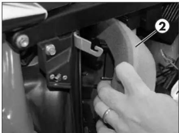 Beta RR 2T 250 (2016) - DÉMONTAGE ET REMONTAGE DU FILTRÉ DE L'AIR - 2