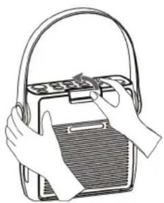 Auna Splash - Inserire il CD - 1