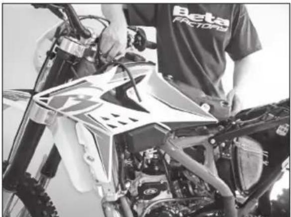 Beta RR 2T 250 (2015) - CoNTRoles y mANTENImIENTo - 1