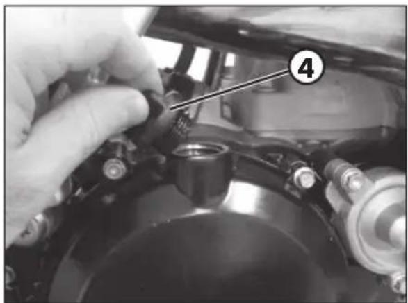 Beta RR 2T 250 (2015) - CHANGING THE GEAR AND CluTCH Oil - 2