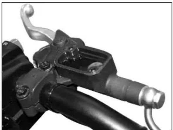 Beta RR 2T 250 (2013) - CONTROLE NIVEAU HUIL EMBRAYAGE HYDRAULIQUE - 3