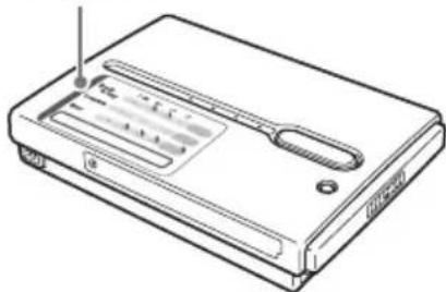 SONY HDPSM1 - Fixation de l'étiquette d'information - 1