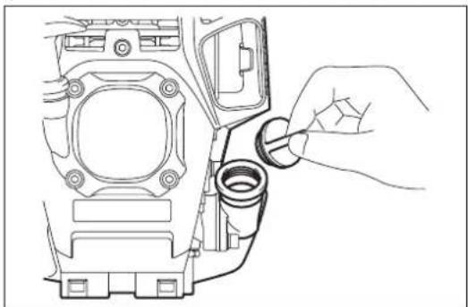 DOLMAR MH246.4D - Point n°1 du remplacement de l'huile : « bouchon d'huile » - 2