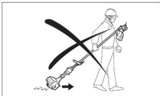 DOLMAR MS248.4C - Pafyldning af brandstof - 4