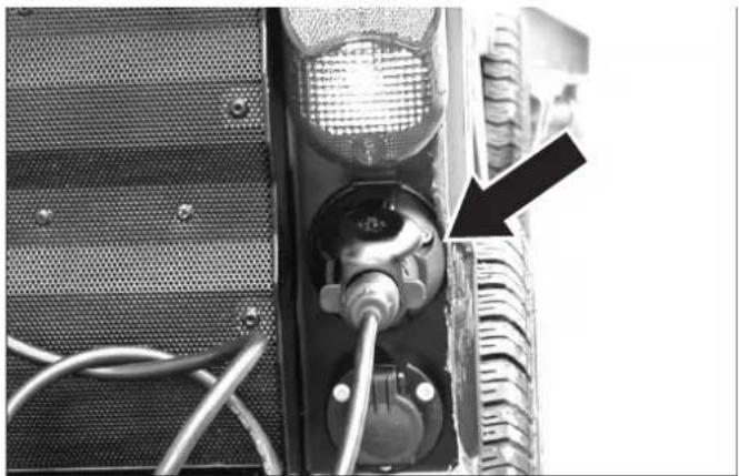 Kärcher MIC 26C Advanced Comfort - Conectar los faros traseros - 1