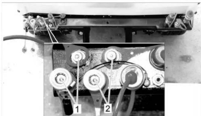 Kärcher MIC 26C Advanced Comfort - Connecting the hydraulic lines - 1