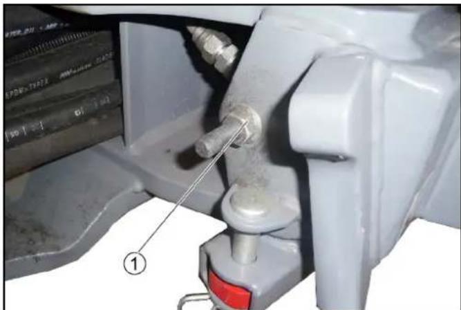 Kärcher MIC 70 - 10.2.2Releasing the hydraulic brake cylinder - 1