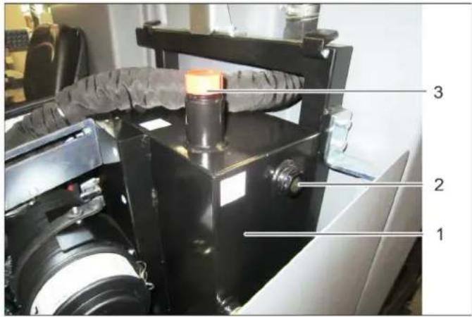 Kärcher B 300 R I D - Έλεγχος στάθμης λαδιού υδραυλικού συστήματος και συμπλήρωση λαδιού - 1
