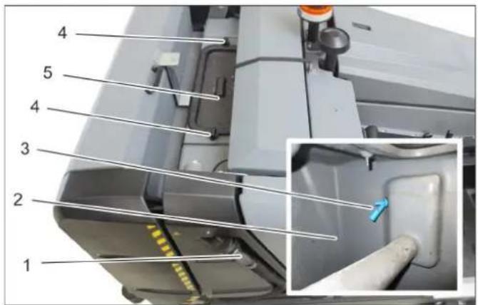 Kärcher B 300 R I D - Nettoyage du bac d'eau sale - 1